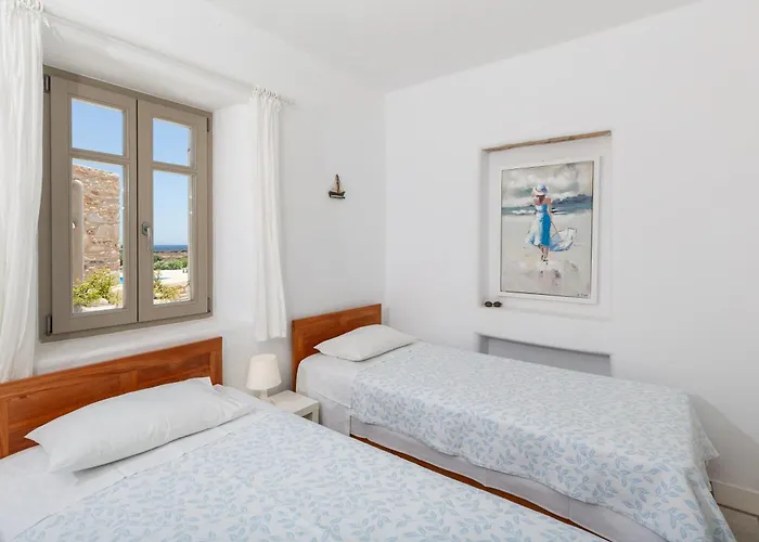 Golden Sea Chrisi Akti (Paros)