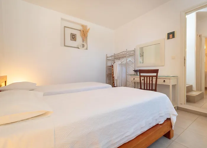 Golden Sea Chrisi Akti (Paros)