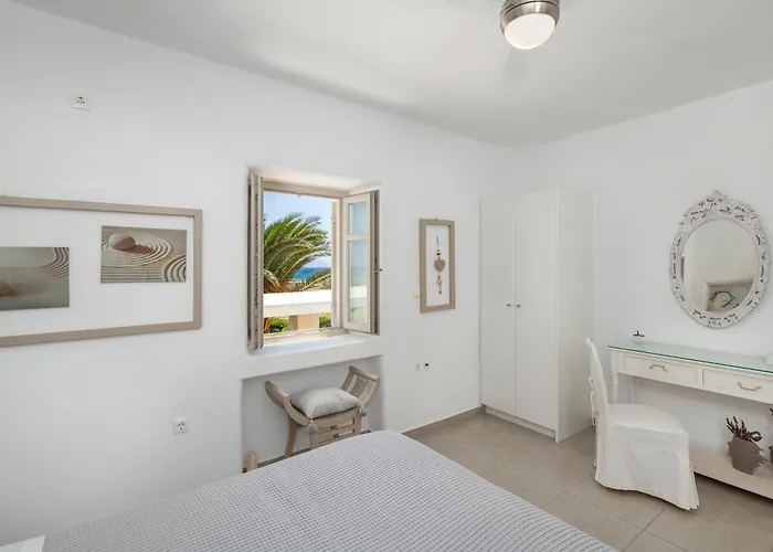 Golden Sea * Chrisi Akti (Paros)