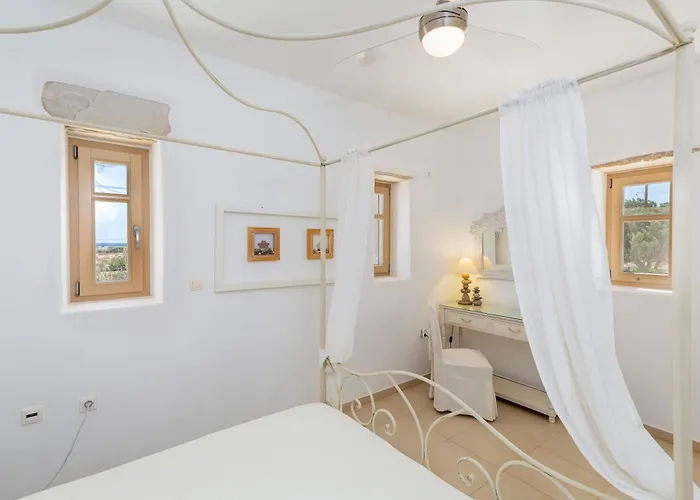 Golden Sea * Chrisi Akti (Paros)